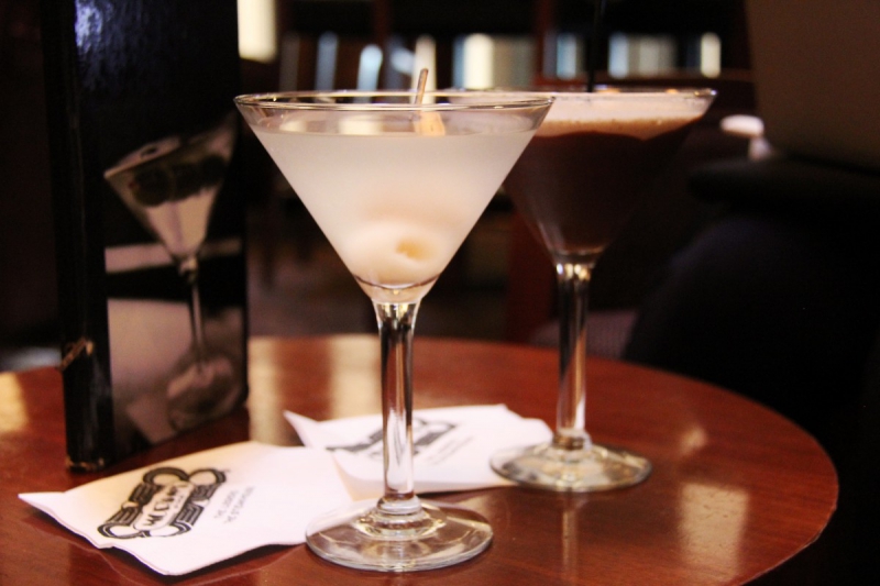 brasserie-CONTES-min_martini_bar_lychee_chocolate_alcohol_liquor_happy_hour_happy-910161